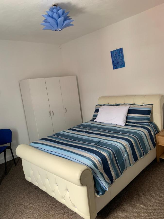 Starlight Self Service Accommodation Leigh  Exterior photo